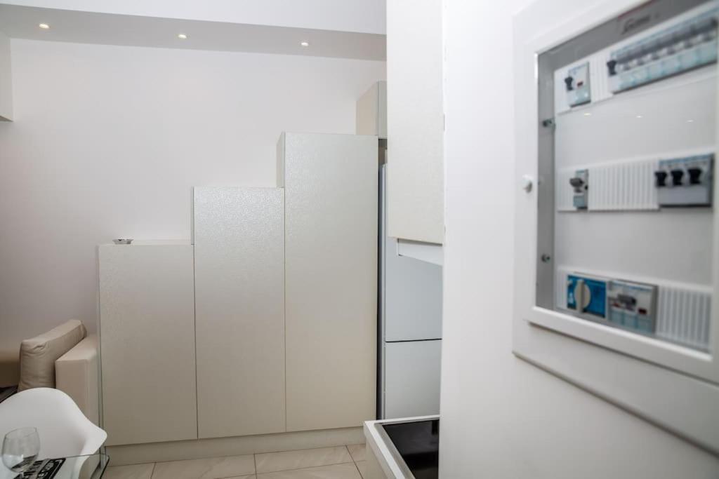 Seafront Central Apt In Lavrio Apartman Kültér fotó