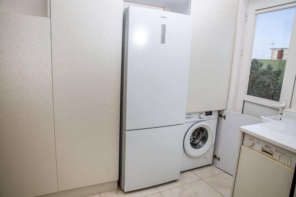 Seafront Central Apt In Lavrio Apartman Kültér fotó