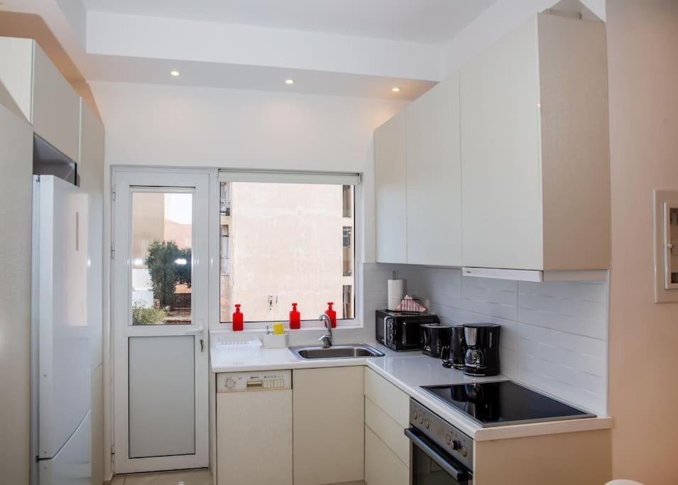 Seafront Central Apt In Lavrio Apartman Kültér fotó