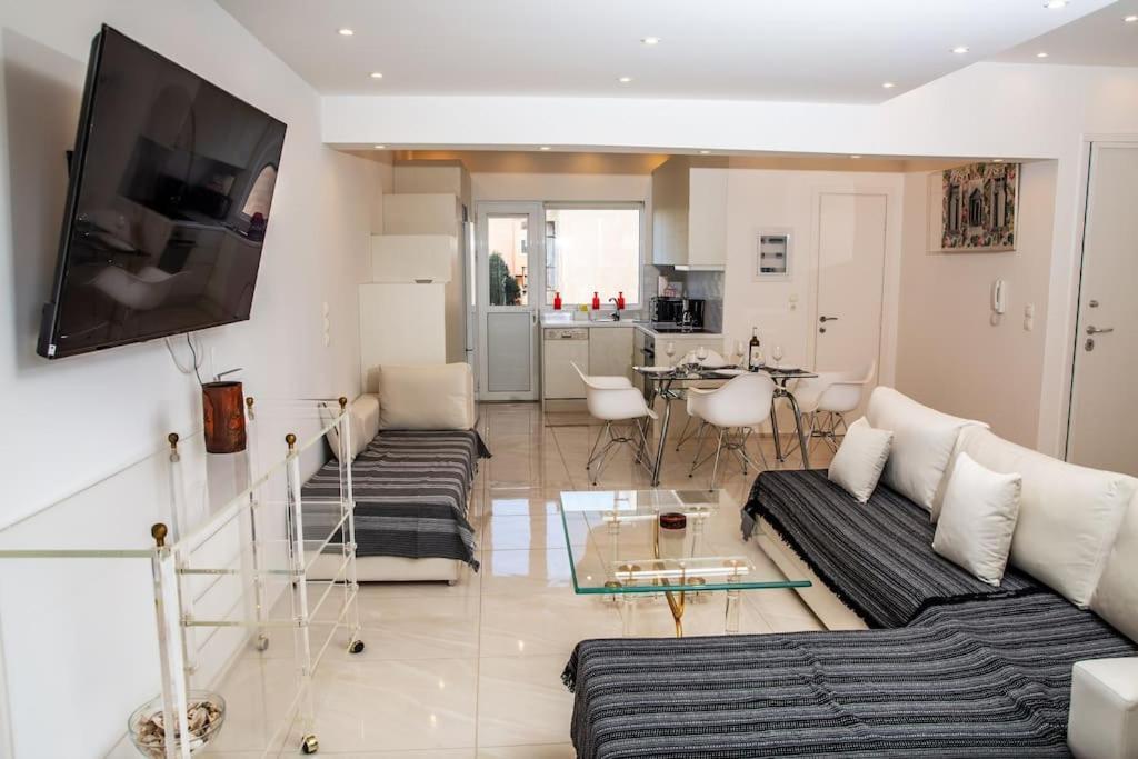 Seafront Central Apt In Lavrio Apartman Kültér fotó
