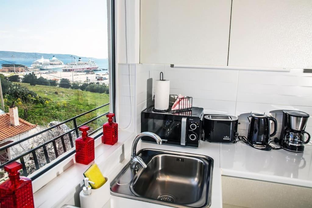 Seafront Central Apt In Lavrio Apartman Kültér fotó